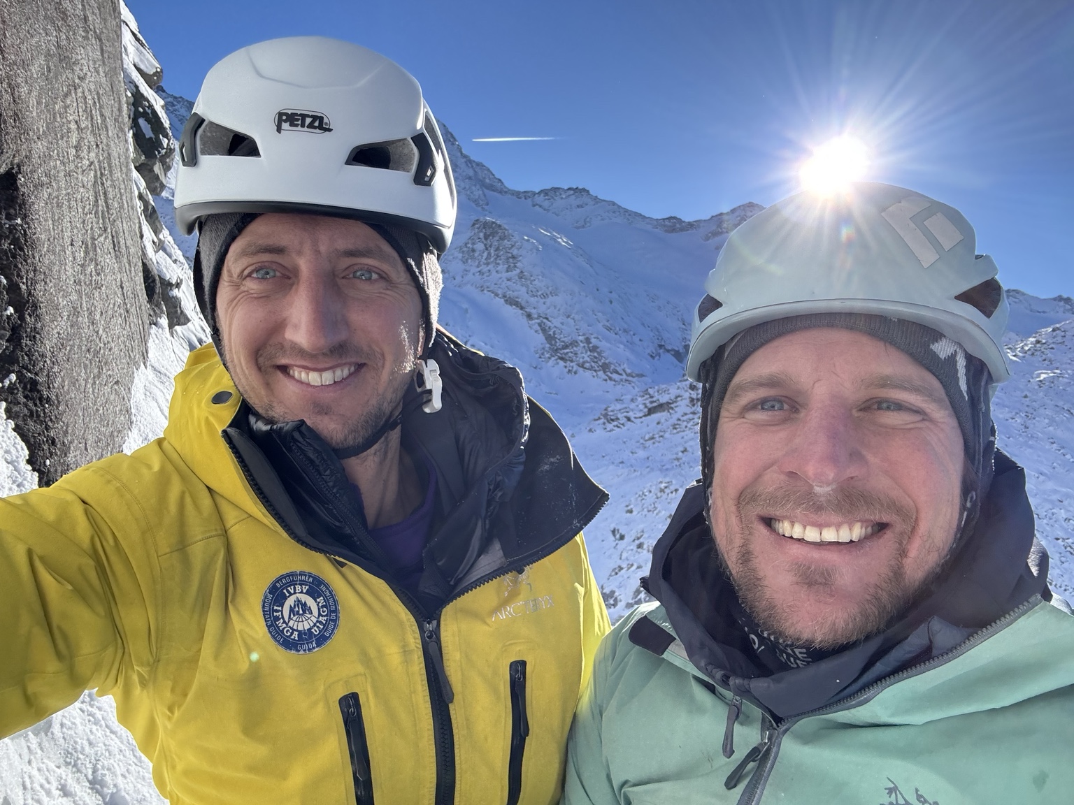 Zwei Bergführer im Schnee